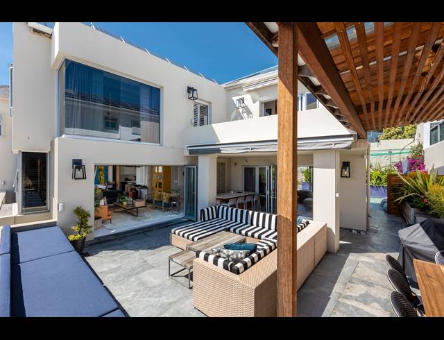4 BEDROOM HOUSE SOLD IN BANTRY BAY
